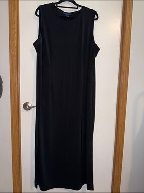 Venezia Sleek Black Sleeveless Maxi Dress